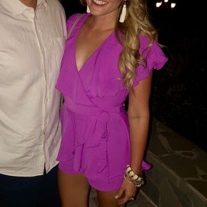 Fuchsia wrap, ruffle romper 💫 worn once 🤍 size medium